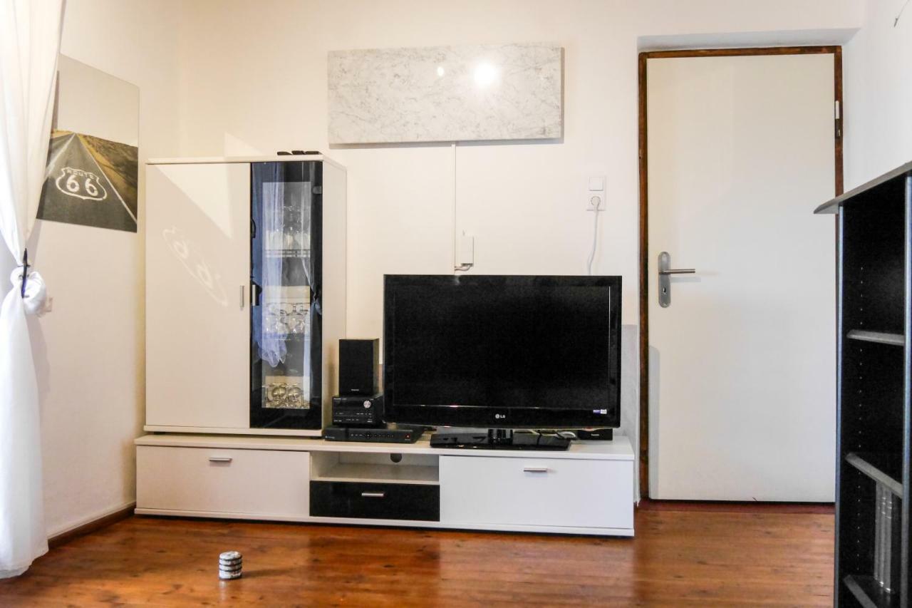 Ferienwohnung Lispet Neuotting Екстер'єр фото