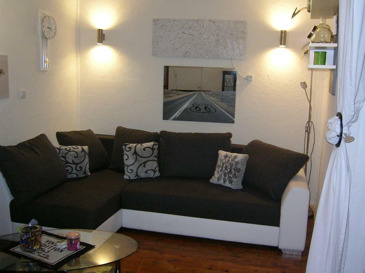 Ferienwohnung Lispet Neuotting Екстер'єр фото